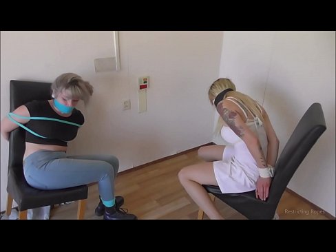 ❤️ Ferslave / fêstbûn en gagged / famke yn need ️ Neuken by ús fy.niceporn.ru ❌